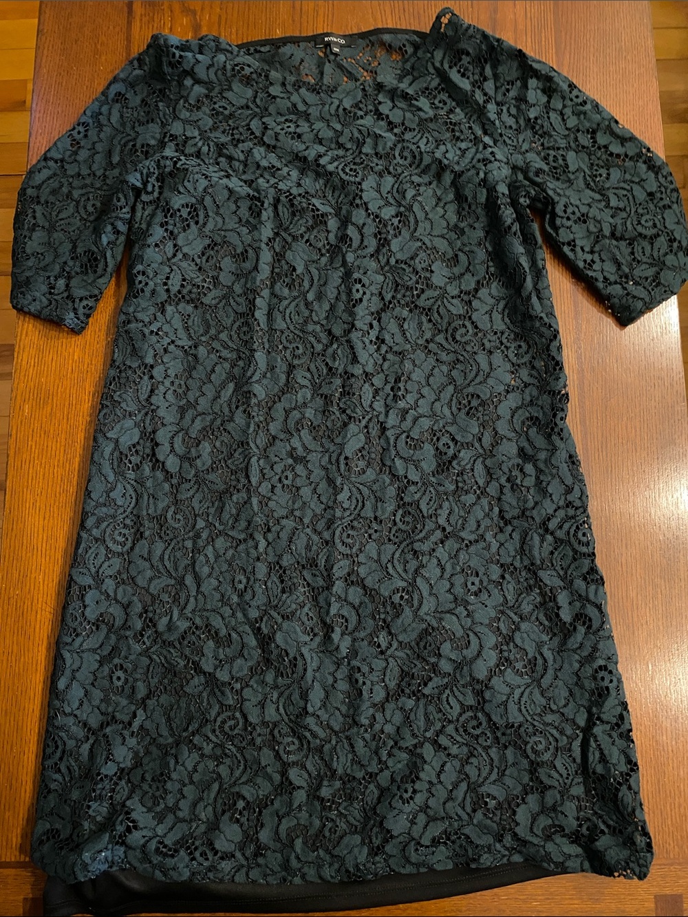 Rw&Co lace dress with liner